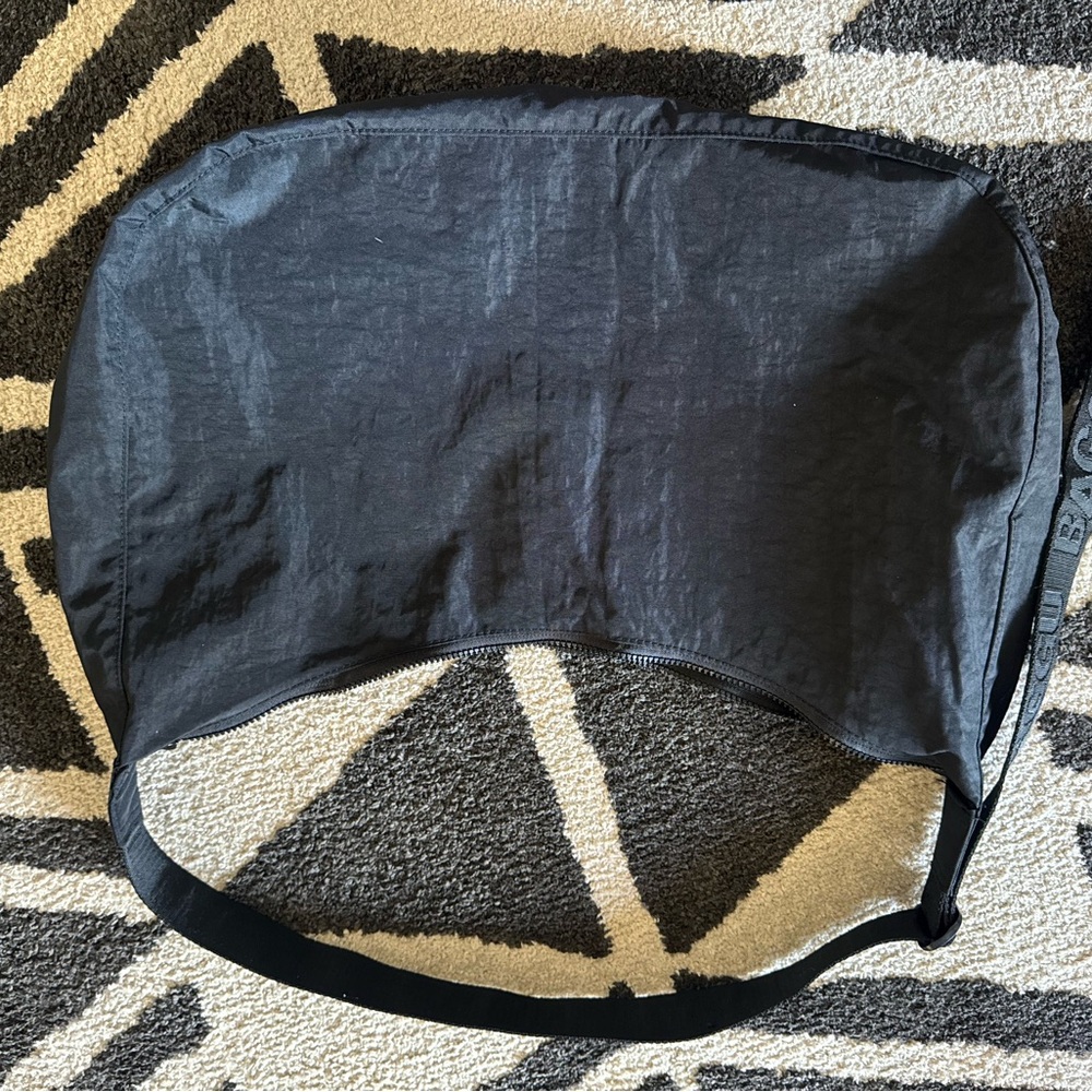 BAGGU Large Nylon Crescent Bag - Picture 6 of 11